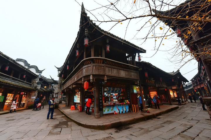 老师把一年级教材编成童谣，这背后藏着一个个爱的故事……